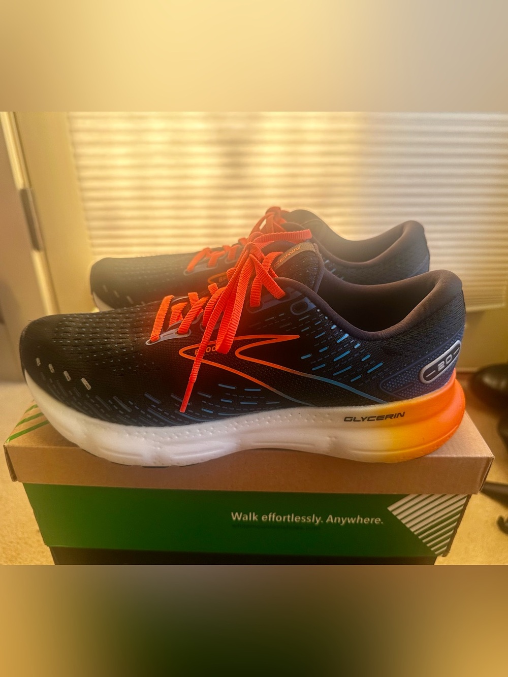 Brooks Glycerin 20 Running Shoes Black with Bright Orange Laces - Picture 6 of 12